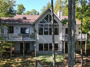 10810 Northwoods Shores Dr, Pellston, MI 49769