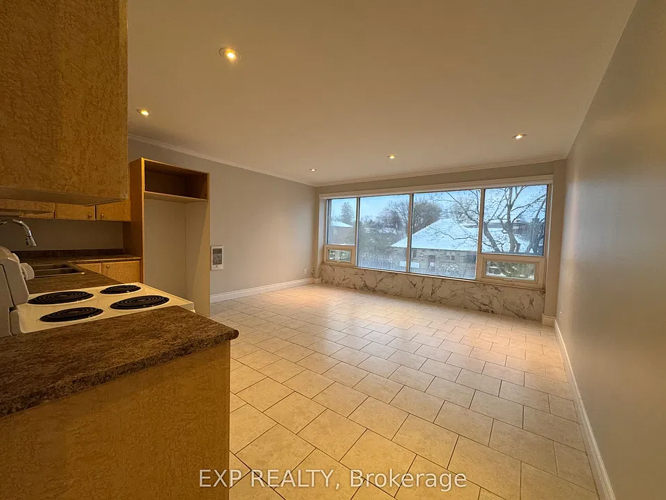258 Lakeshore Rd E #203