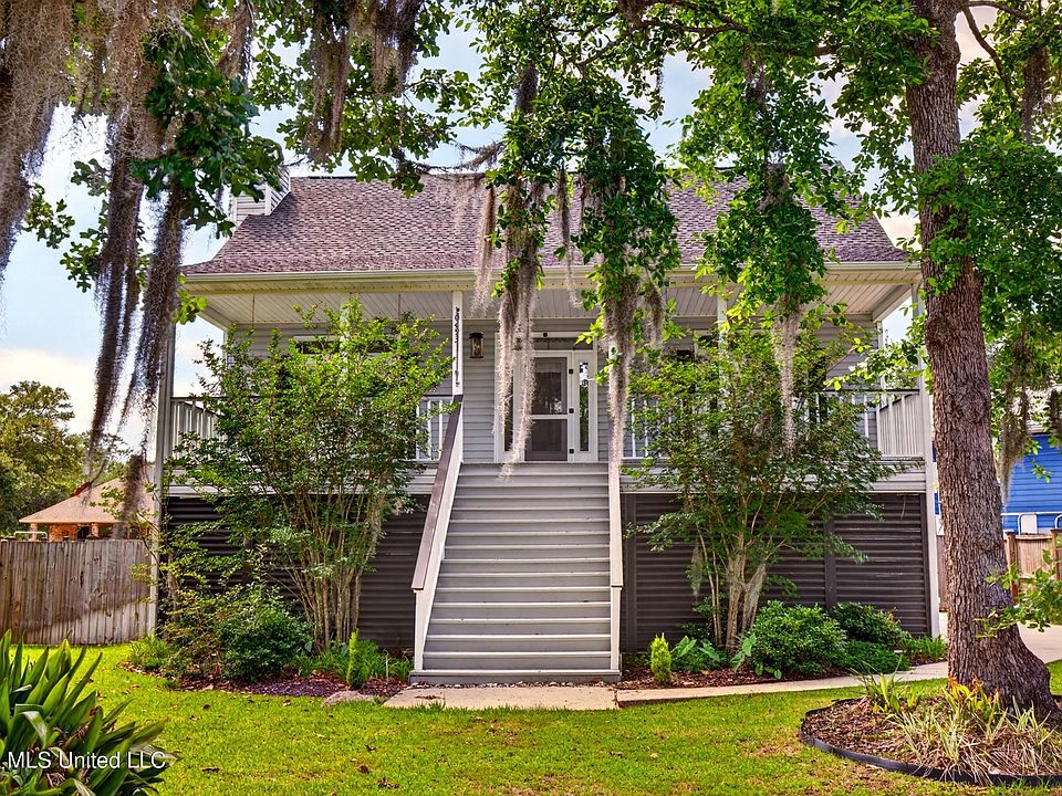 1st image of 10493 Riviere Vue Dr