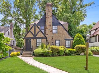 336 Hollywood Ave, Douglaston, NY 11363