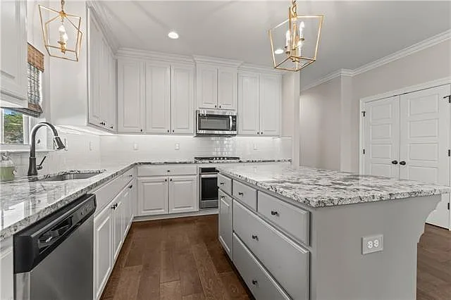1369 Audubon Pkwy — Photo 9