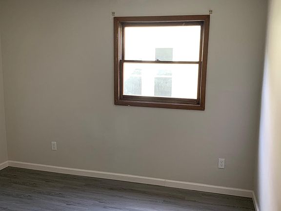 5th image of 389 Richmond Ave #2