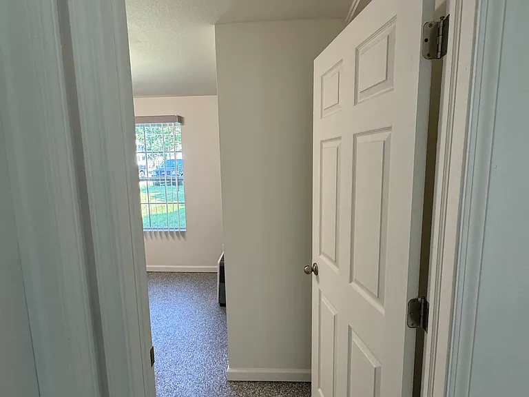 220 W Williams St — Photo 31