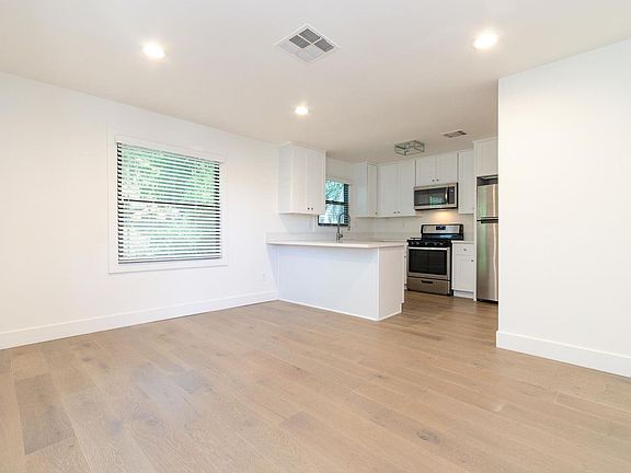 2nd image of 2264 Duane St #8649528