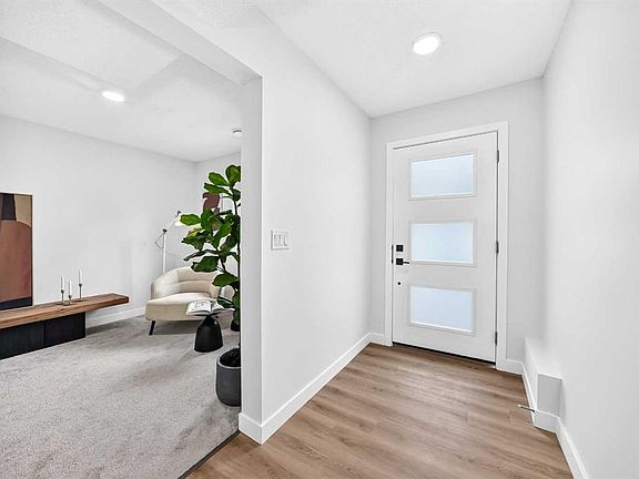 4th image of 91 Spring Willow Way SW