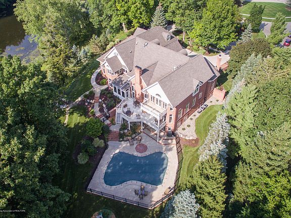 2nd image of 5925 Old Oak Ct