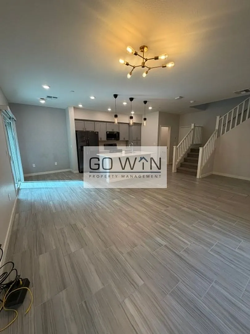 3 Bedrooms/ 2.5 Bathroom — Photo 2