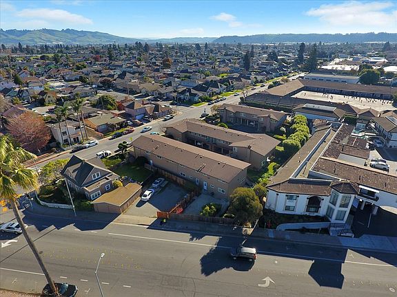 2nd image of 209 Brennan St