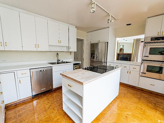 4th image of 550 Davis St Unit 31