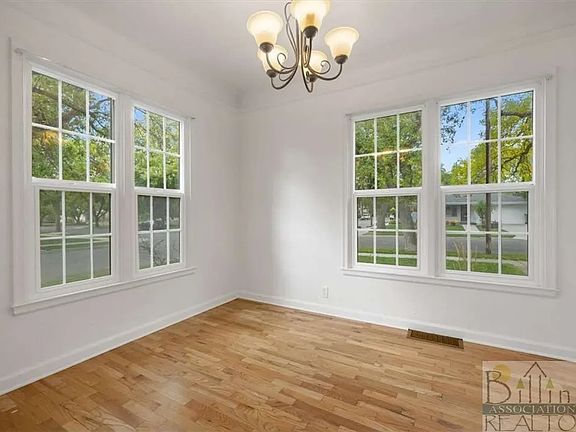 3rd image of 2203 Pine St