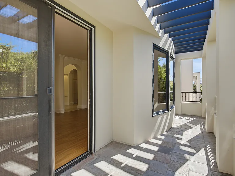 10305 Almayo Ave #404 — Photo 25