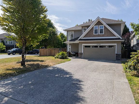 3rd image of 32998 Boothby Ave