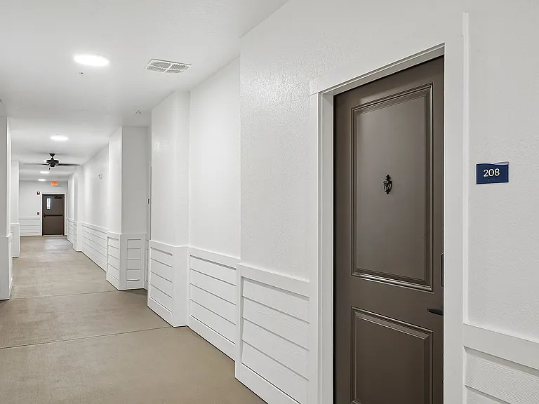 37-web-or-mls-4555 Grv Spgs Cir-Unit 208-S1605-001