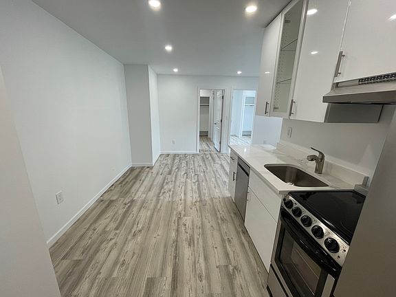 3rd image of 144 E 74th St APT 4R