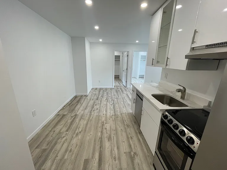 144 E 74th St #4R — Photo 3