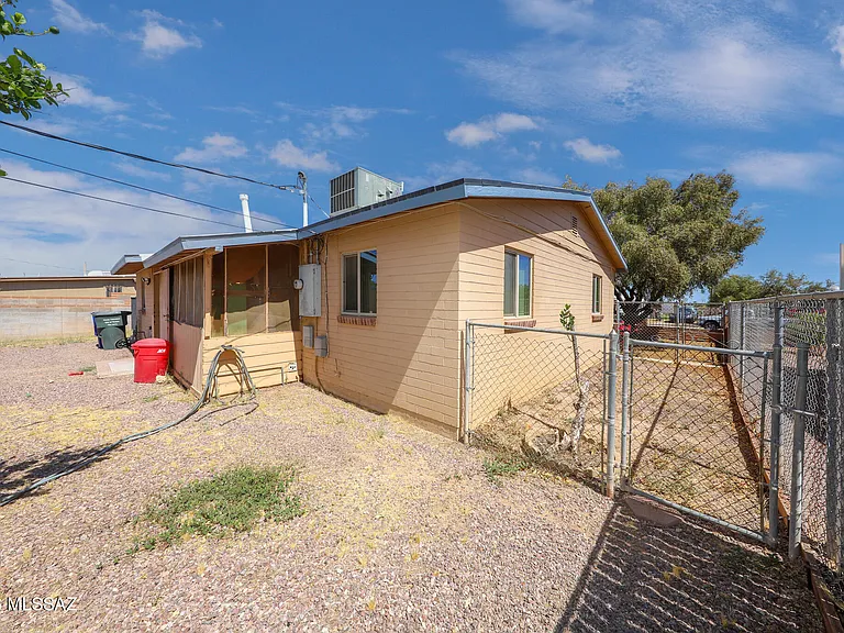 201 W Borrego St — Photo 19
