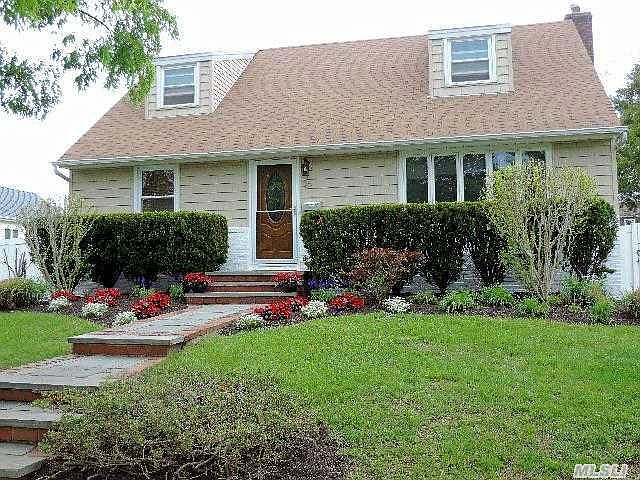 1st image of 36 Parkview Cir S