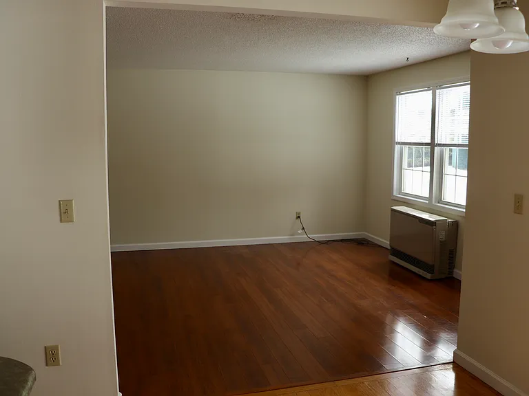 23 Twin Oaks Ter #23 — Photo 8