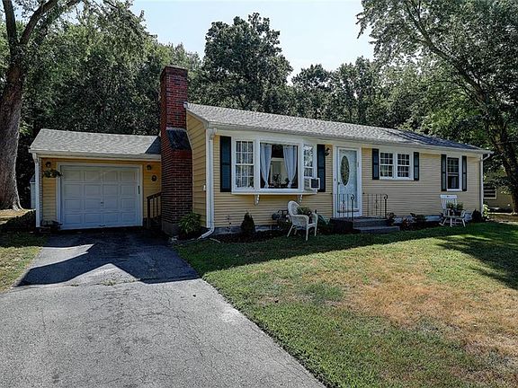 4th image of 57 Crestwood Ct