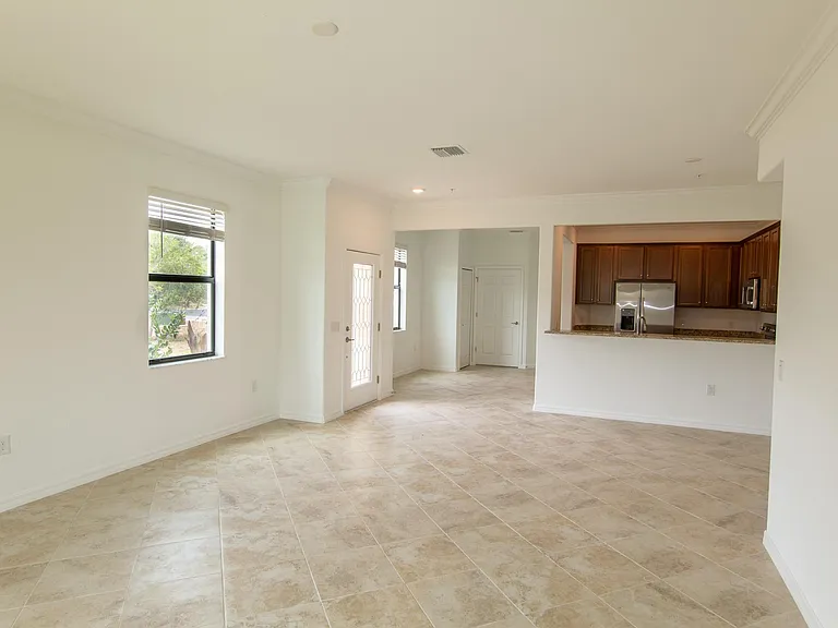 20457 Lagente Cir — Photo 9