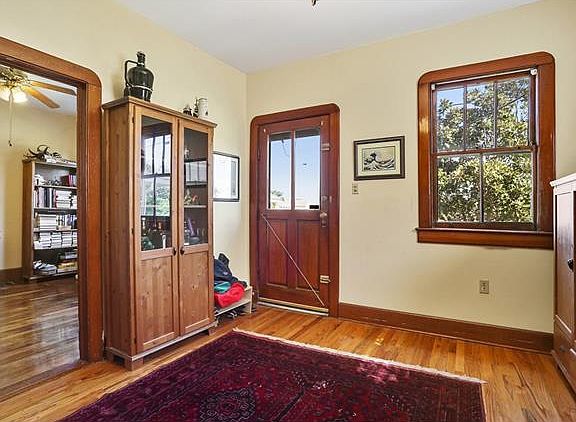 3rd image of 523 Atlantic Ave