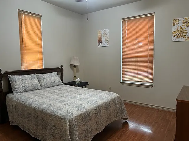 504 W Moore St — Photo 10