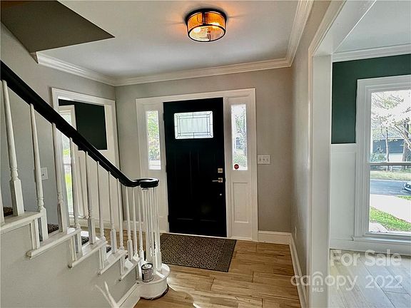 3rd image of 224 N Brackenbury Ln