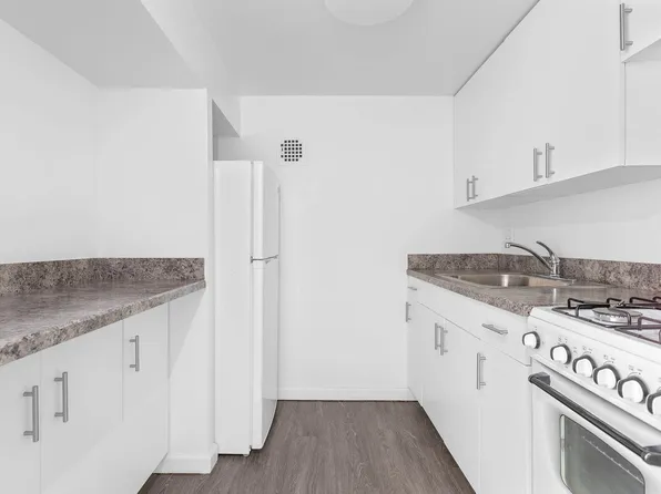 88 Fulton Street image 4 of 6