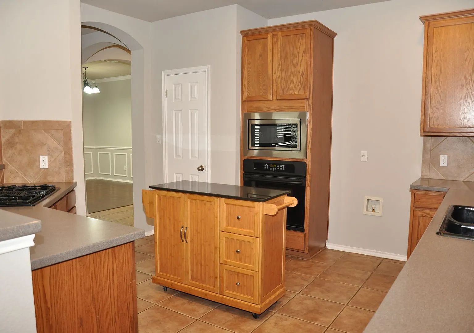 3 Bedroom 2 Bath with and Office/4th Bedroom in Vista Ridge — Photo 4