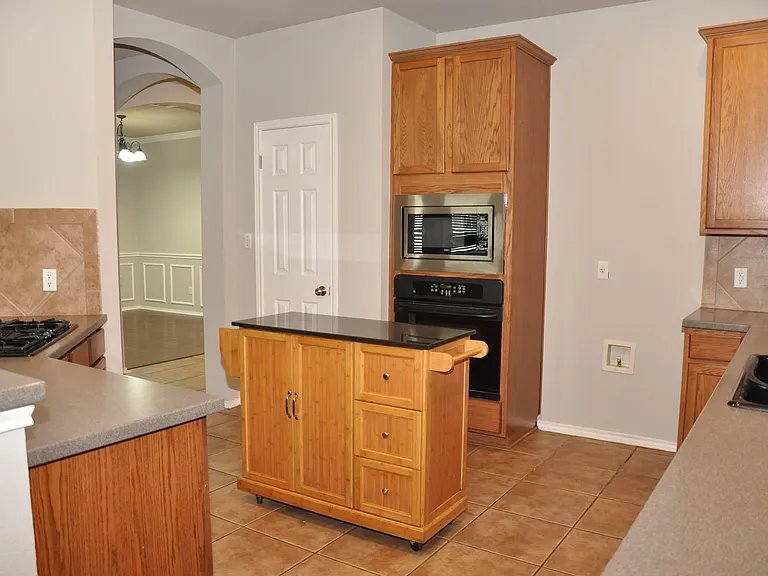 507 Las Colinas Dr — Photo 4