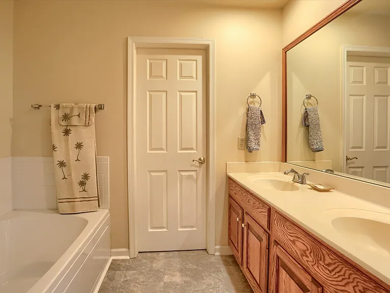 4083 Caissons Ct — Photo 8