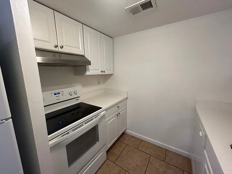 619 Patterson St #5 — Photo 10