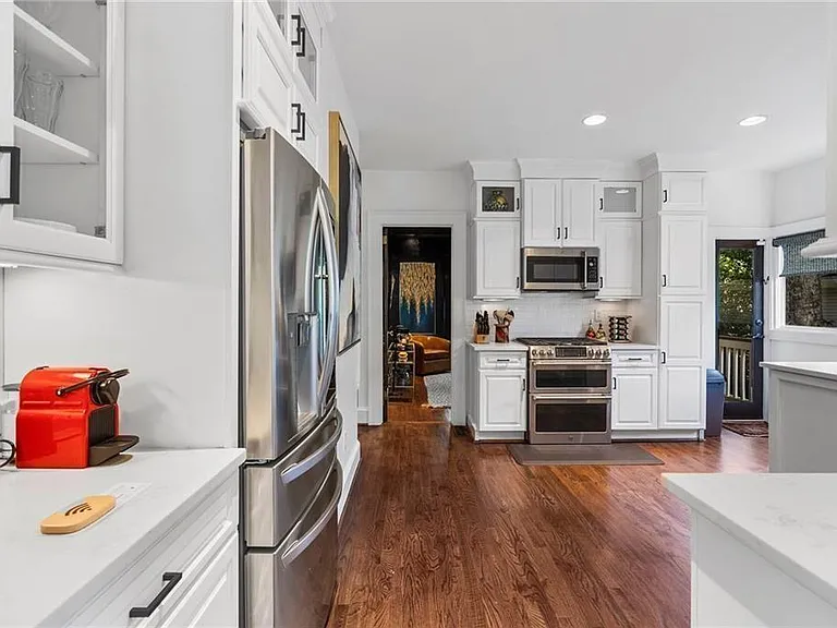 663 Yorkshire Rd NE — Photo 22