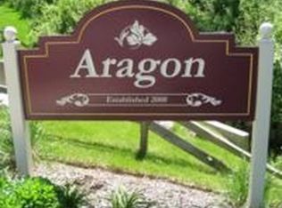 1215 Brookdale Dr, Carpentersville, IL 60110
