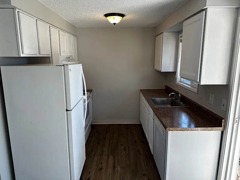 22920 NE Halsey St #5 — Photo 3