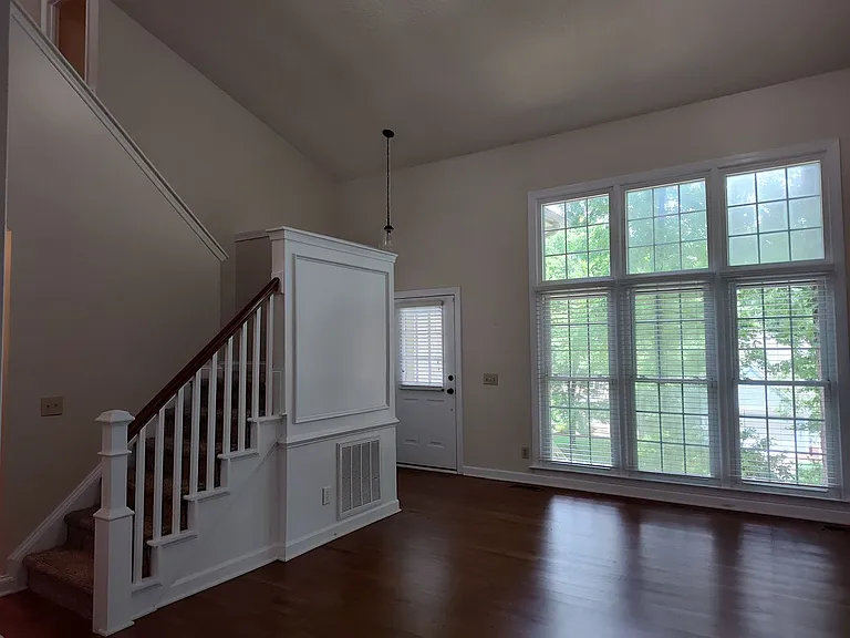 7235 Kinsmore Ln — Photo 11