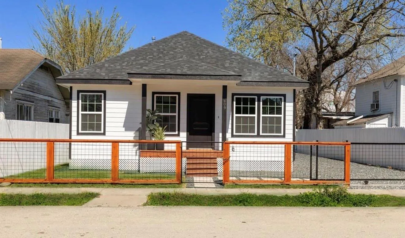 3 bed, 2.0 bath, 1770 sqft, $2,500 — Photo 1