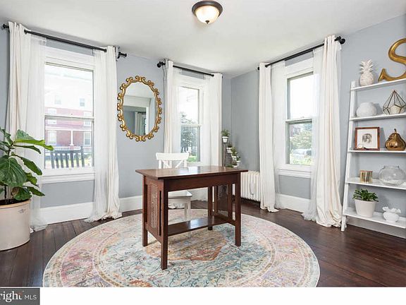 4th image of 609 W 2nd Ave