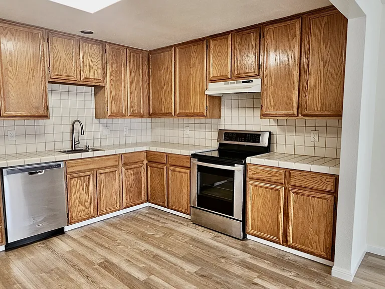 2310 Taraval St #2 — Photo 5