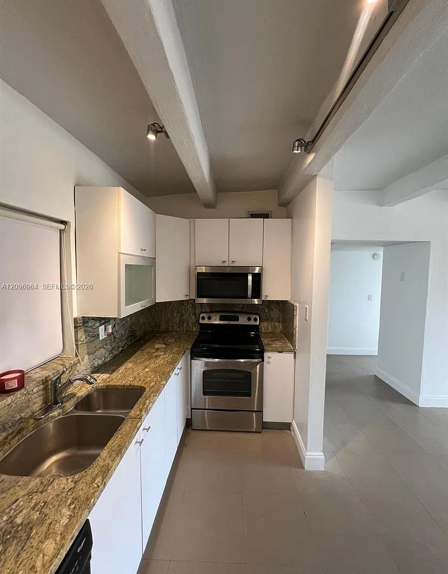 Village At Dadeland Condo — Photo 4