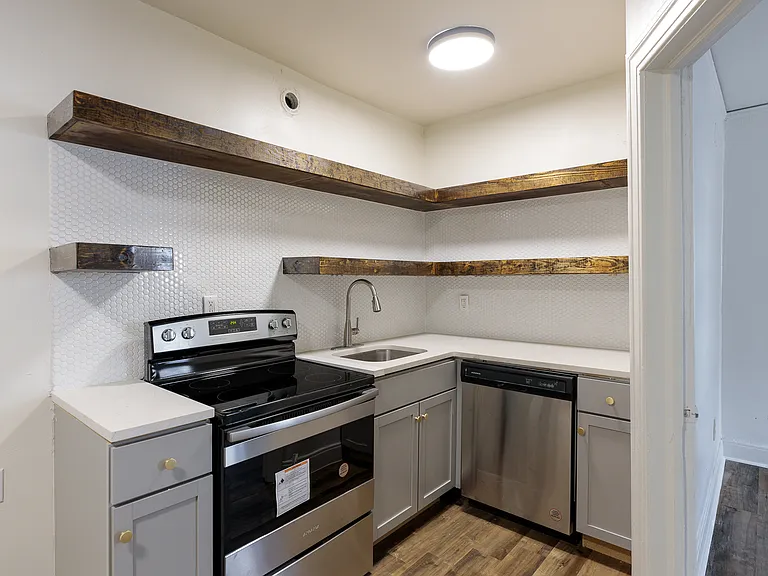 426 NW 25th St #8 — Photo 8