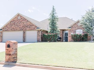 502 Cougar Ln, Enid, OK 73703