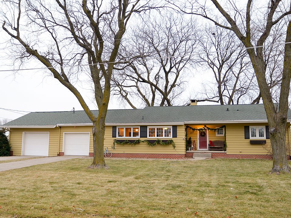 1st image of 207 Rhinehart Ave