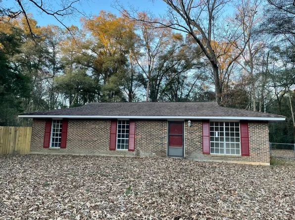 3883 Martha Ln, Millbrook, AL 36054