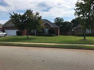 205 Loudon Hill Dr, Warner Robins, GA 31088