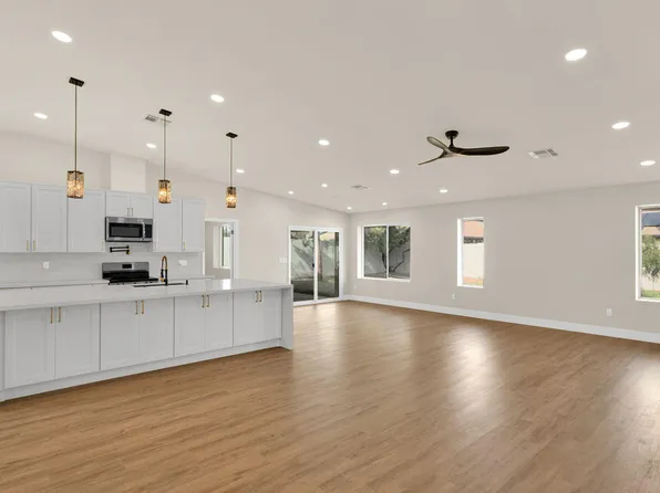 116 E HELENA Drive, Phoenix, AZ 85022