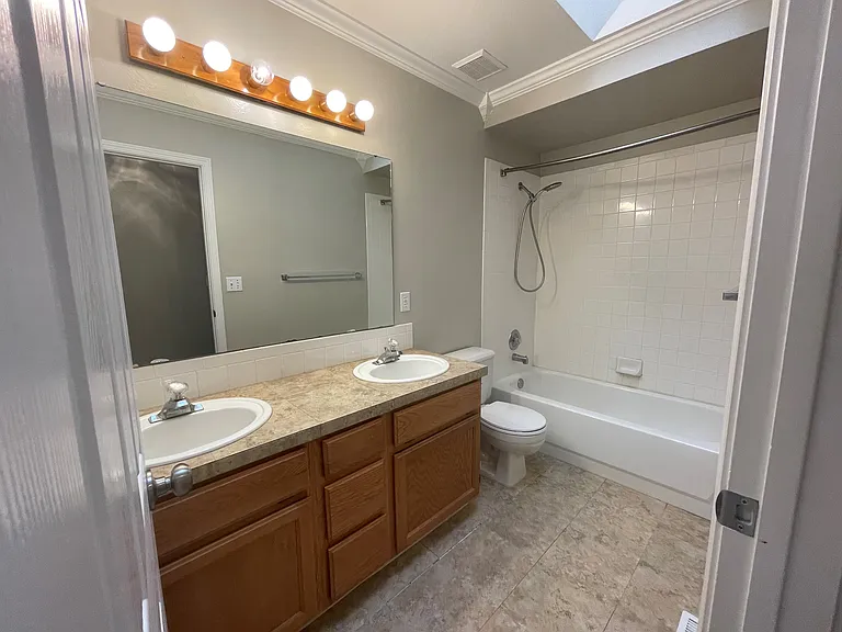 2652 W Sheryl St — Photo 16