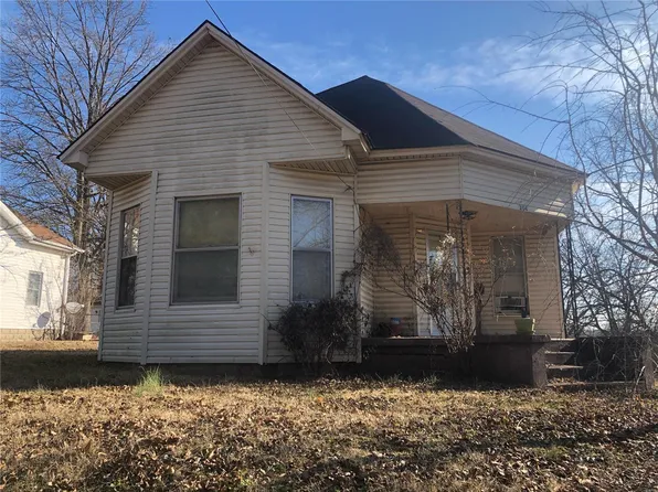 204 Charles Ave, Scott City, MO 63780