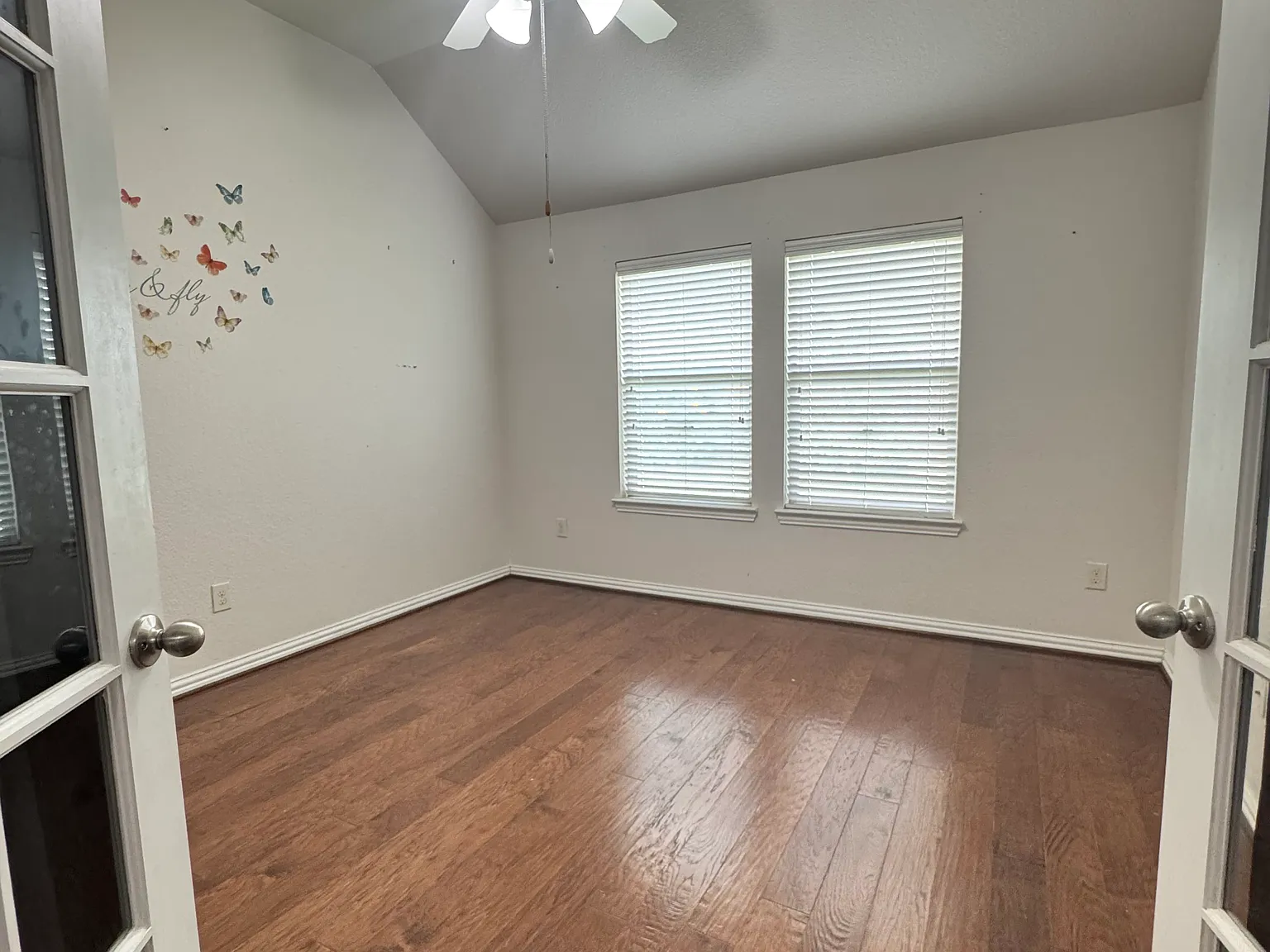 3 bed, 2020 sqft, $2,300 — Photo 4