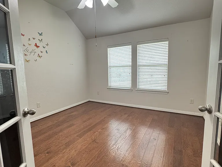 11931 Green Colling Park Dr — Photo 4